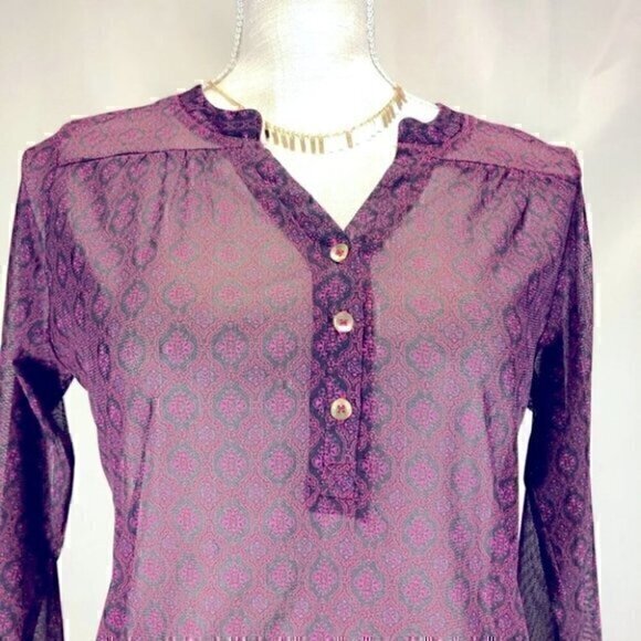 The Limited Semi Sheer Long sleeves With Roll-Tab Cuffs Blouse (size Small) - Picture 6 of 10